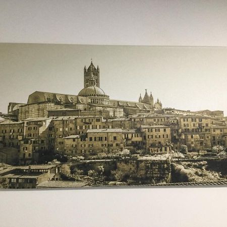 Casa Vittoria - A Pochi Passi Da Porta Romana Διαμέρισμα Σιένα Εξωτερικό φωτογραφία